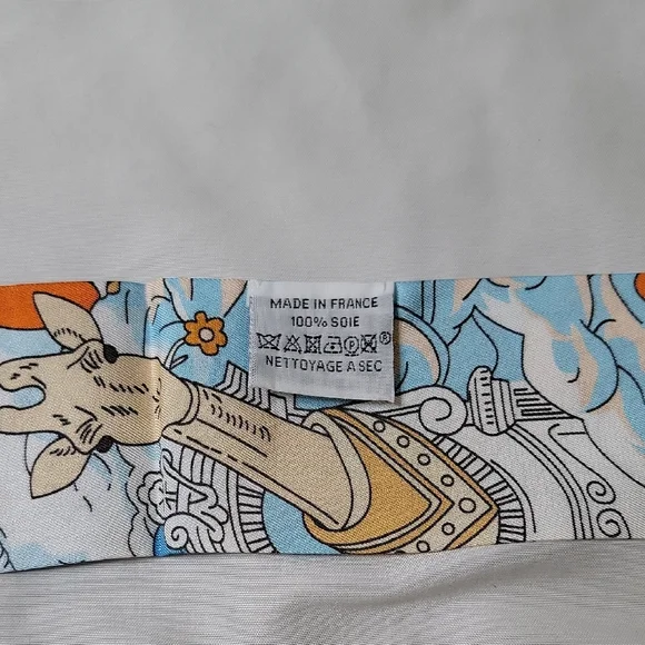 Hermes 'Sur Mon Nuage' Silk Twilly Scarf - Picture 4 of 4
